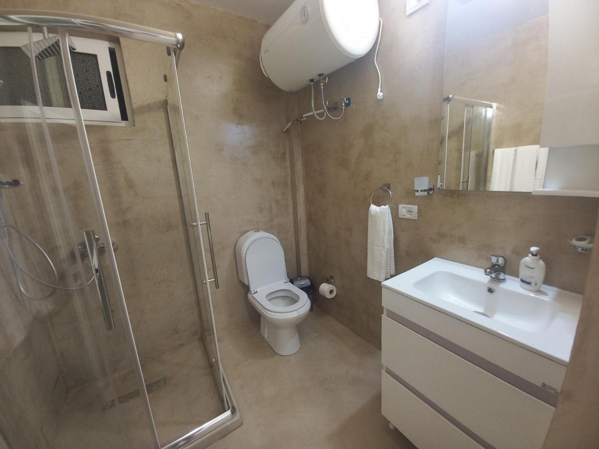 Flowers Guesthouse Тирана Екстериор снимка