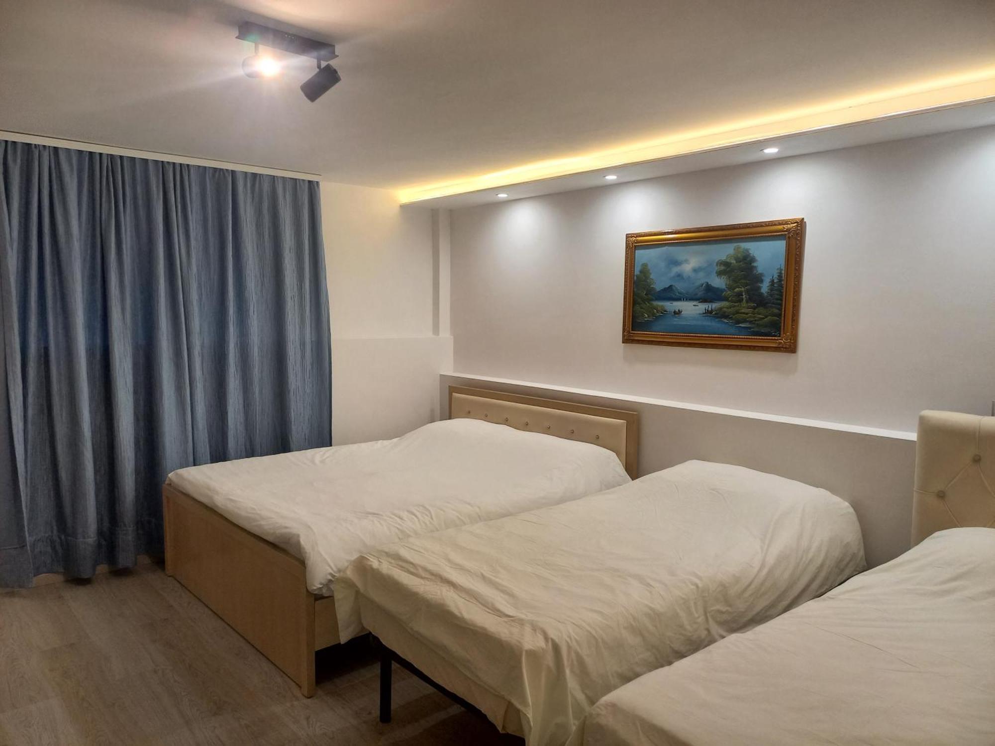 Flowers Guesthouse Тирана Екстериор снимка