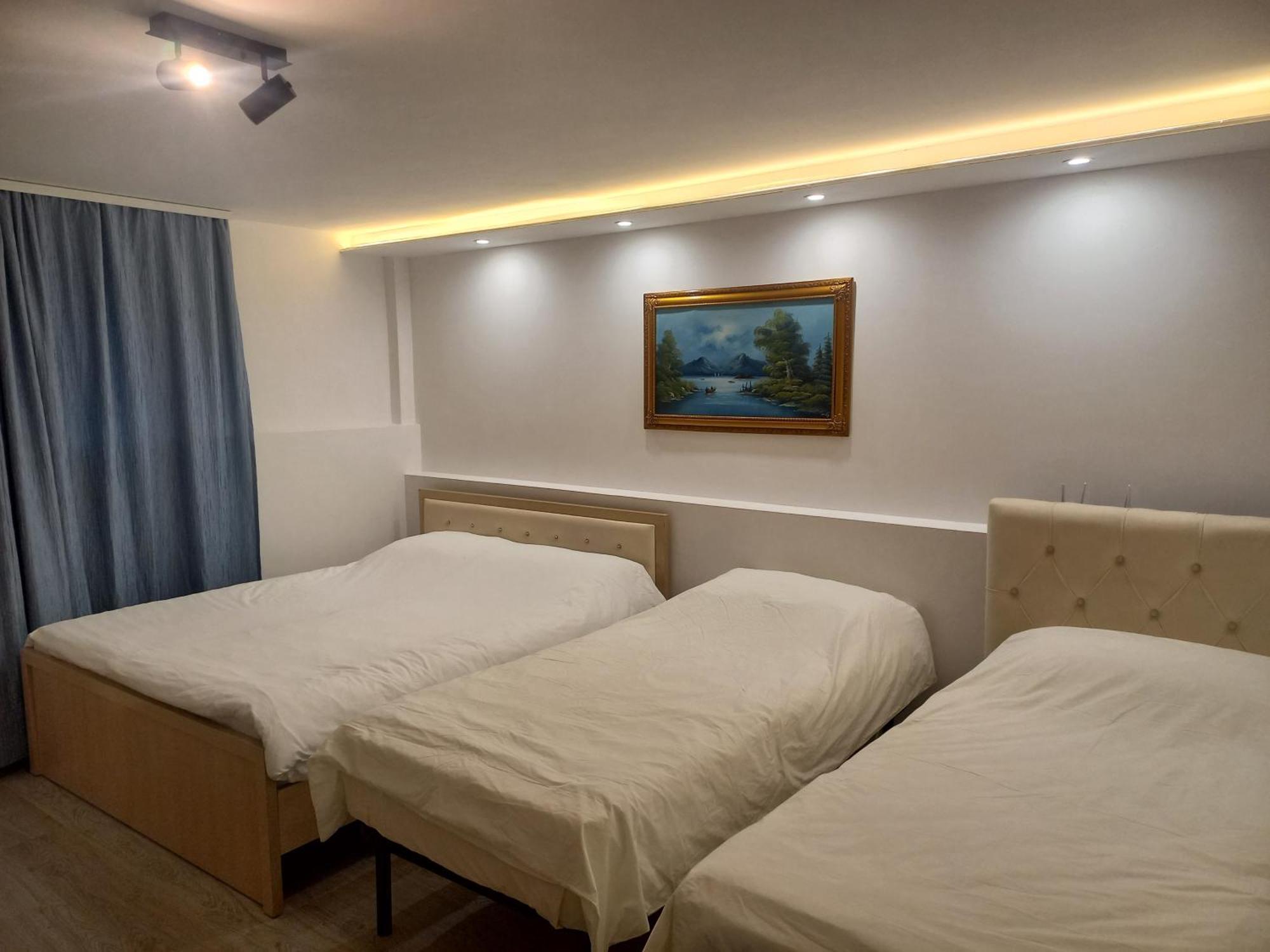 Flowers Guesthouse Тирана Екстериор снимка