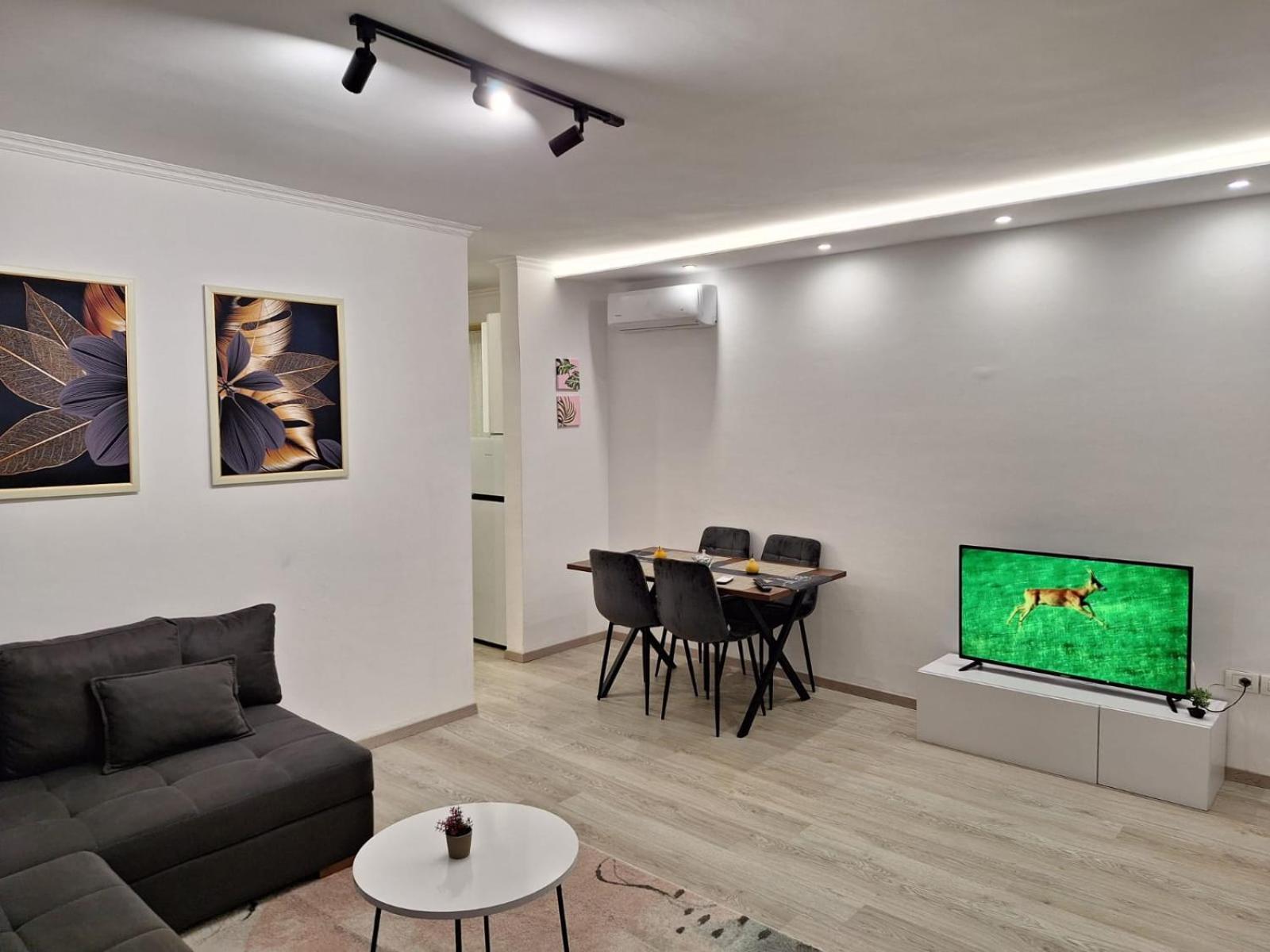 Flowers Guesthouse Тирана Екстериор снимка