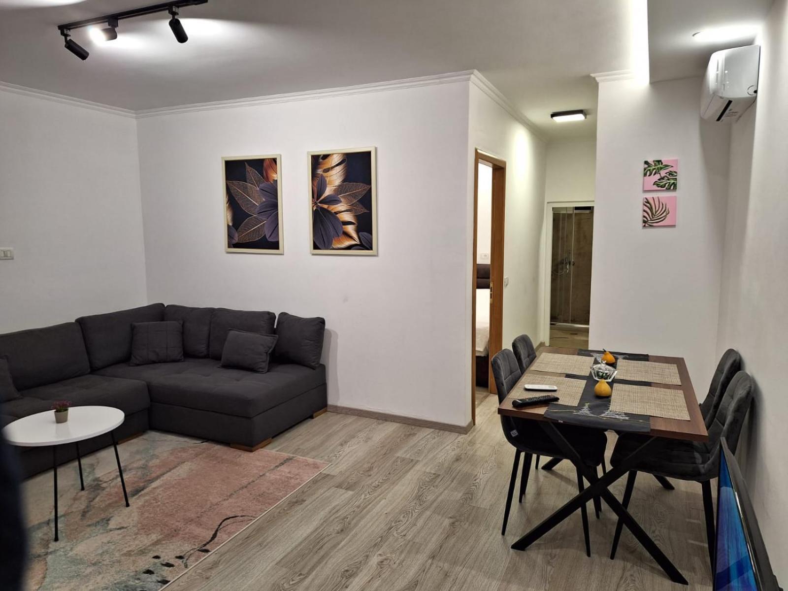 Flowers Guesthouse Тирана Екстериор снимка