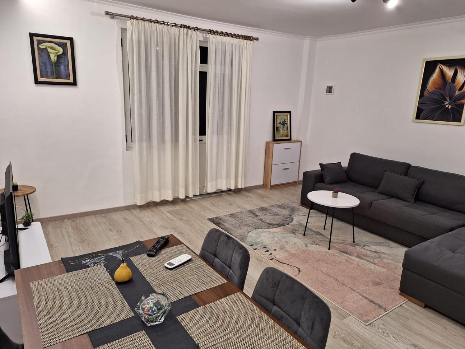 Flowers Guesthouse Тирана Екстериор снимка
