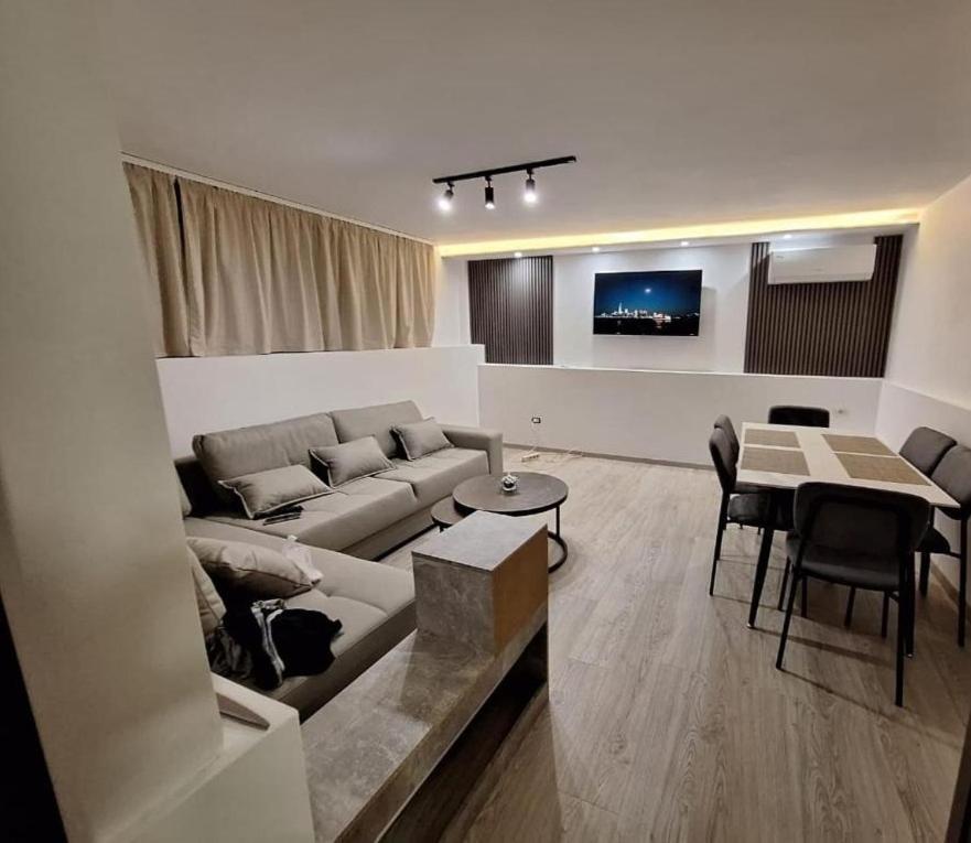 Flowers Guesthouse Тирана Екстериор снимка